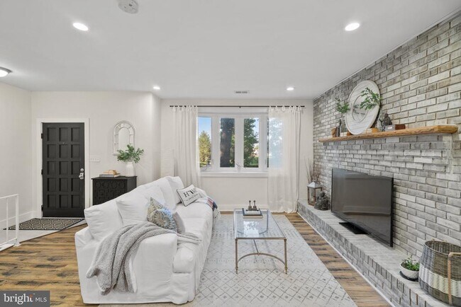 Building Photo - 14827 Old Frederick Rd