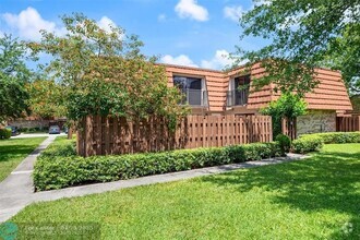 Building Photo - 4101 Wimbledon Dr