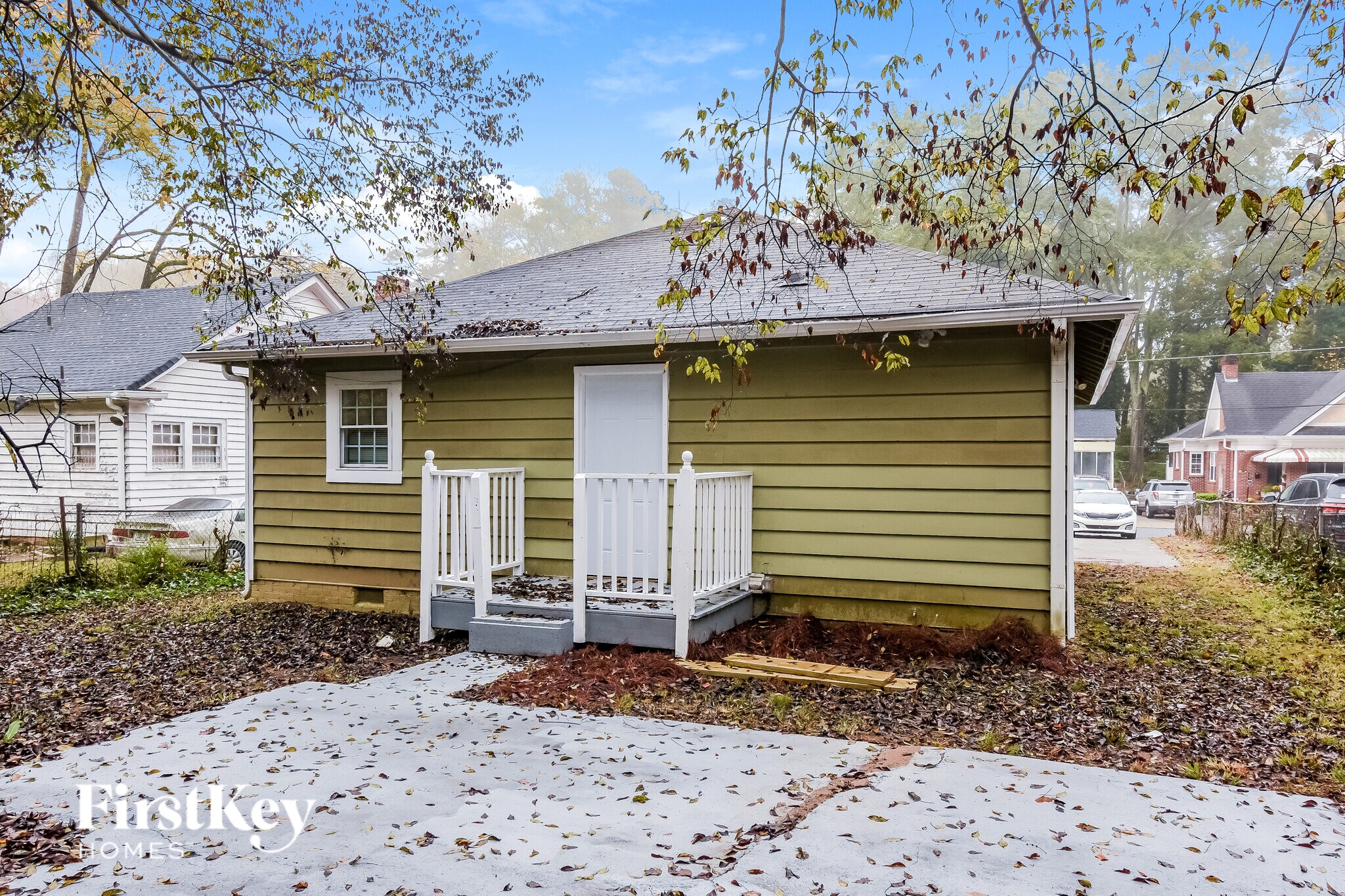 Building Photo - 1583 Pineview Terrace SW
