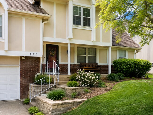 Building Photo - 11820 W 99th Terrace