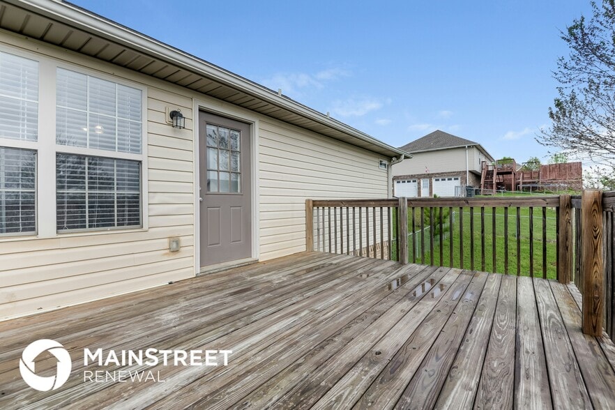 Building Photo - 650 Starlite Dr