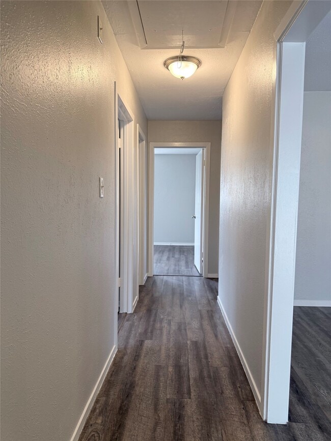 Building Photo - 7301 Cardinal Cir