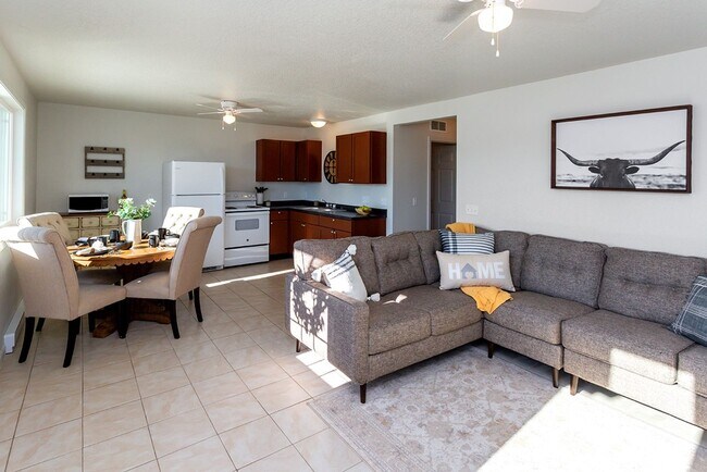 Building Photo - 3 Bedroom, Single-story Townhomes for rent...