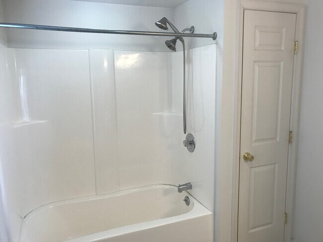 Bathroom - 616 Linden St