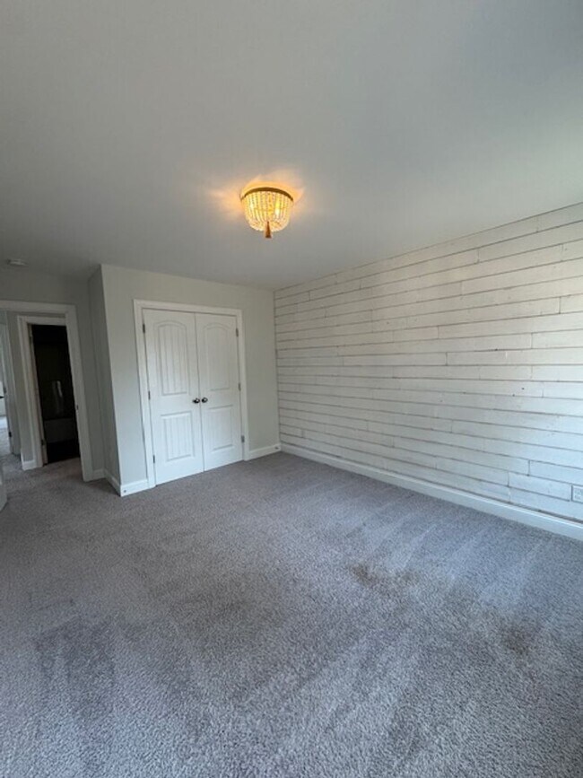 Building Photo - The Creek Of Willowwick