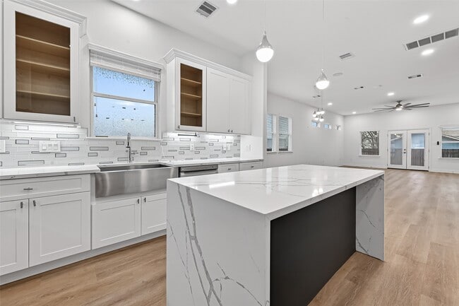 Building Photo - 6630 Highrock Rd