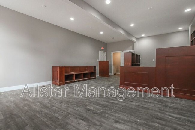 Building Photo - 3145 Scranton Rd