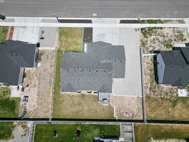 Building Photo - 289 W 2280 N