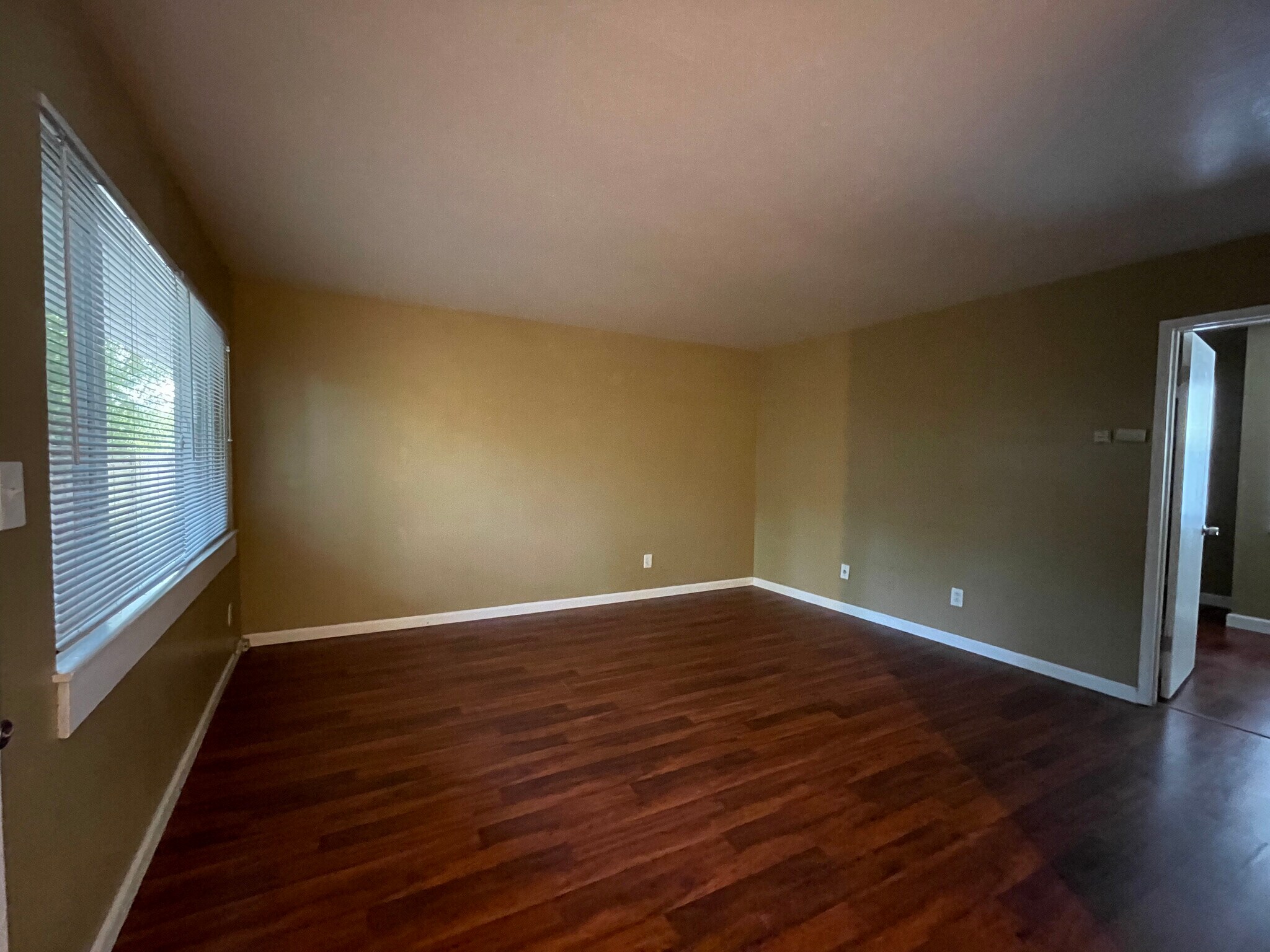 Building Photo - 2009 McGee Ave