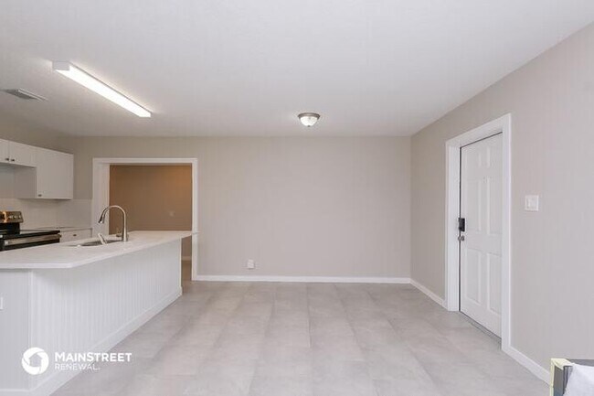 Building Photo - 1008 E Linebaugh Ave.