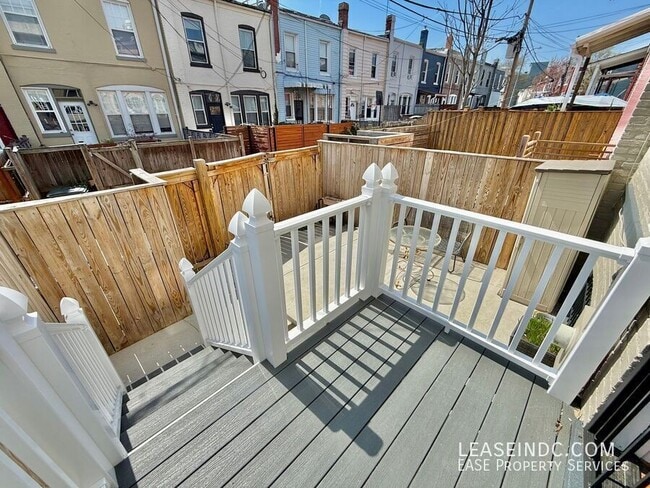 Building Photo - 159 V St NE