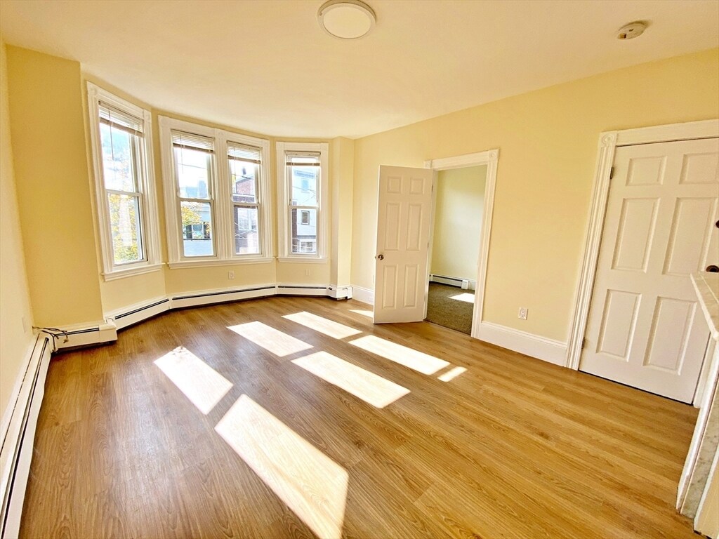 Building Photo - 466 Sumner St