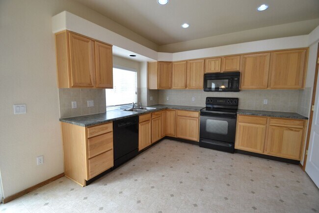 Building Photo - Indigo Ranch 5 Bedroom w/AC!