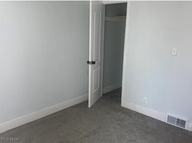 Building Photo - 7843 Emery Cir