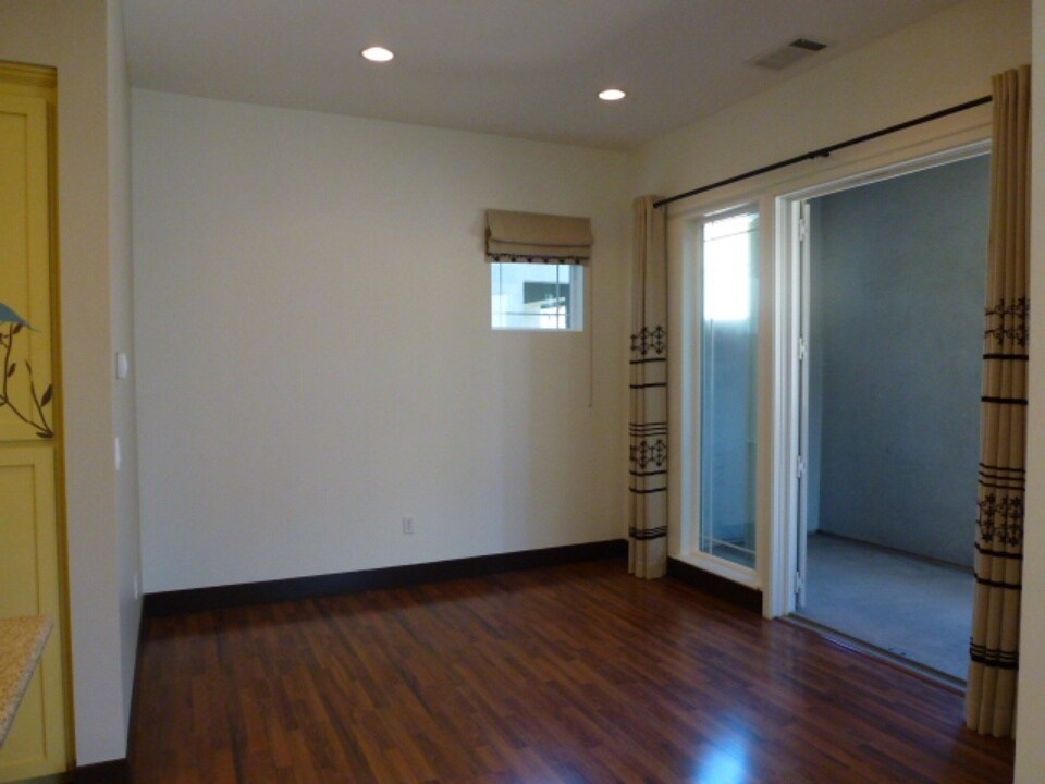 Building Photo - 1121 Tuolumne Lane