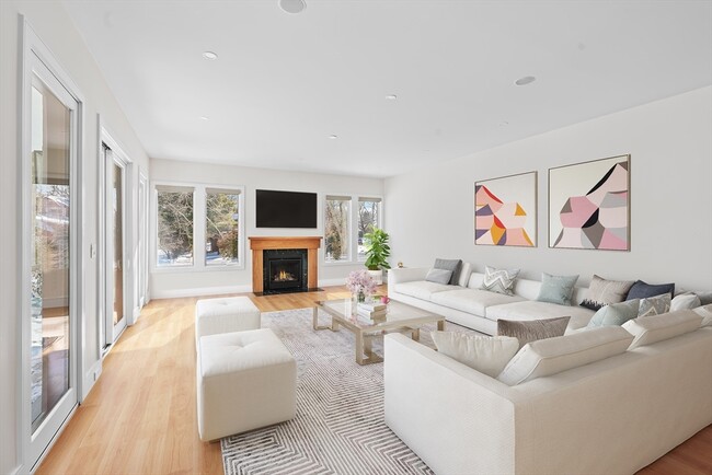 Building Photo - 5 Colonial Rd