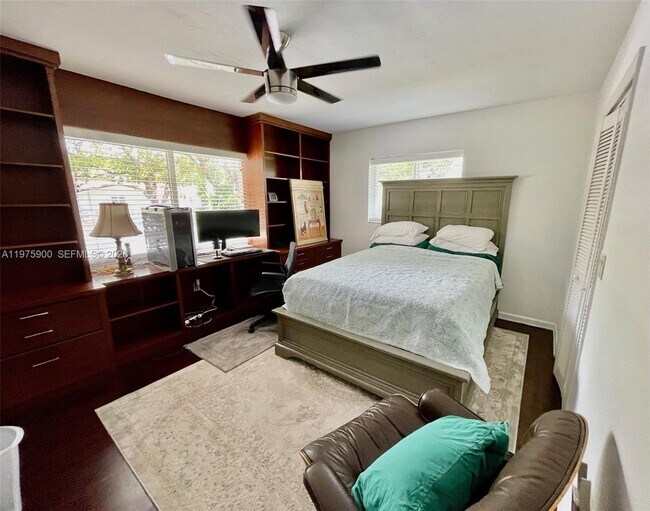 Building Photo - 1420 Baracoa Ave