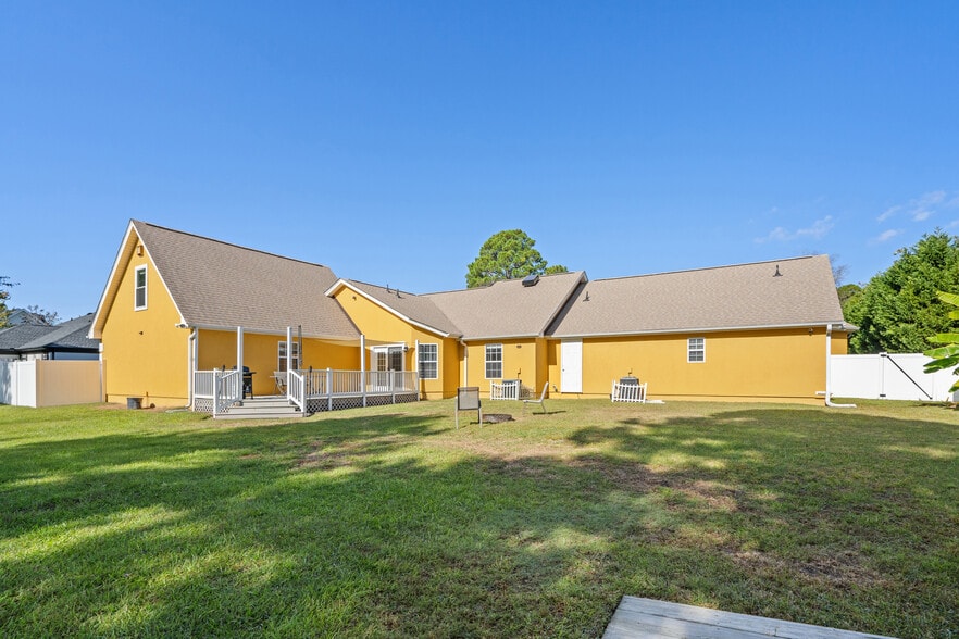 Building Photo - 2409 Hunters Trl