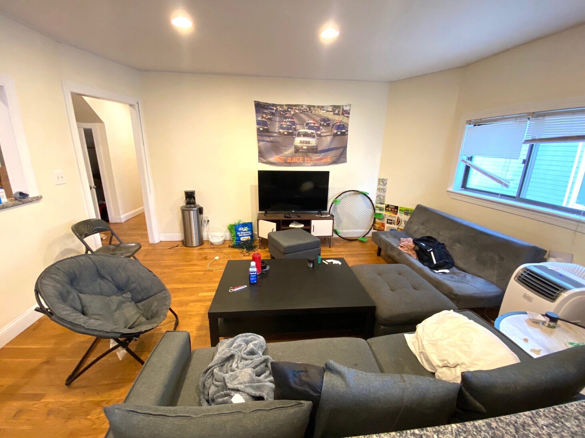 Building Photo - 72 Ashford St