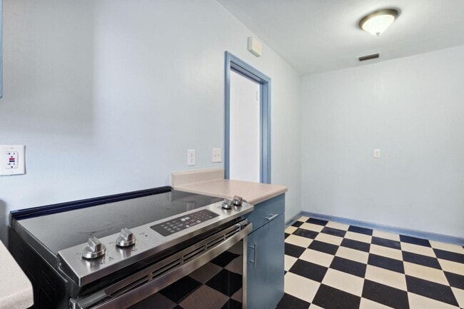 Building Photo - 3582 Hedrick St