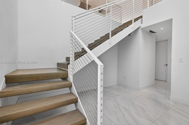 Building Photo - 3750 Yacht Club Dr