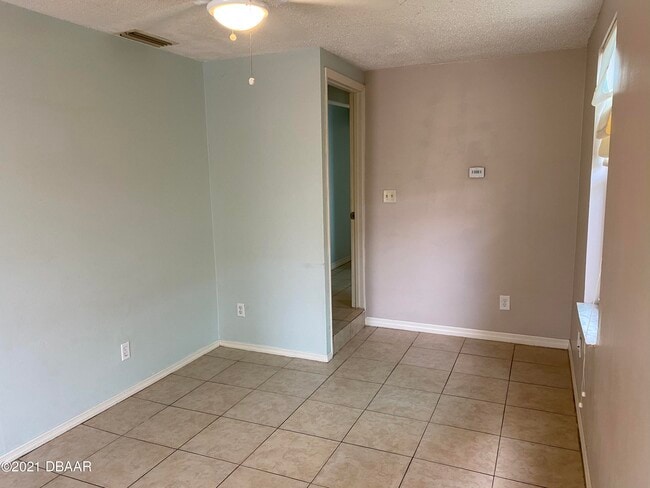 Building Photo - 420 Miriam Ave