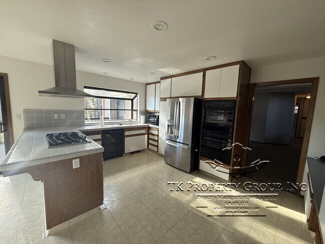 Building Photo - 17574 Patricia Way