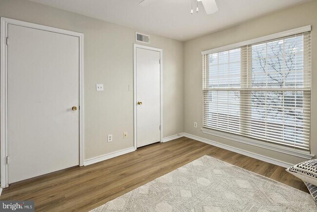 Building Photo - 12157 Penderview Terrace