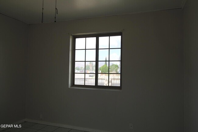 Building Photo - 906 Geronimo Dr