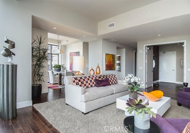 Building Photo - 10776 Wilshire Blvd