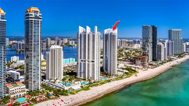 Building Photo - 18201 Collins Ave