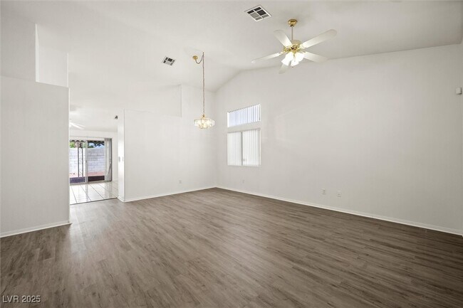 Building Photo - 3641 Yorba Linda Dr