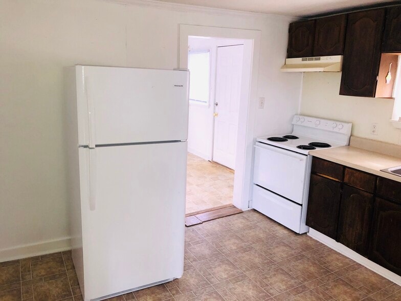 Building Photo - 112 S New St