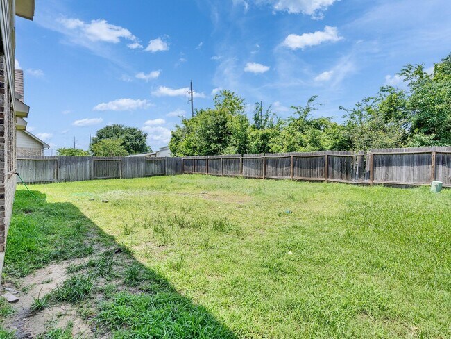 Building Photo - 26922 Skylark Blf Trl