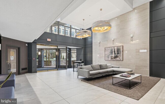 Building Photo - 7111 Woodmont Ave
