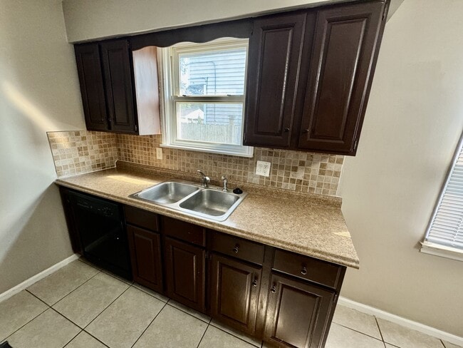 Building Photo - 4309 Edmund St