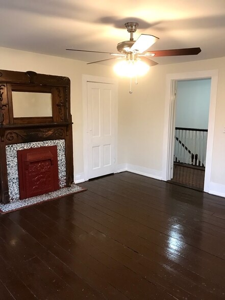 Building Photo - 526 Monroe St