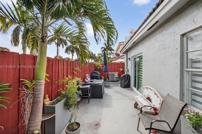 Building Photo - 10101 SW 162nd Ct