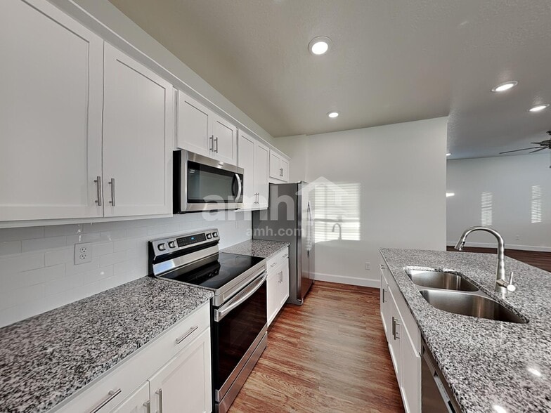 Building Photo - 5966 Verdigris Dr