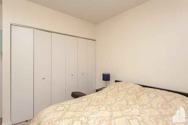 Building Photo - 648 W 16th St