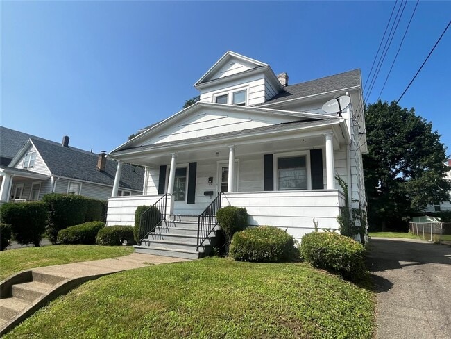 Primary Photo - 32 Downs Ave