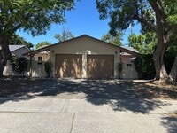 Building Photo - 54-1503