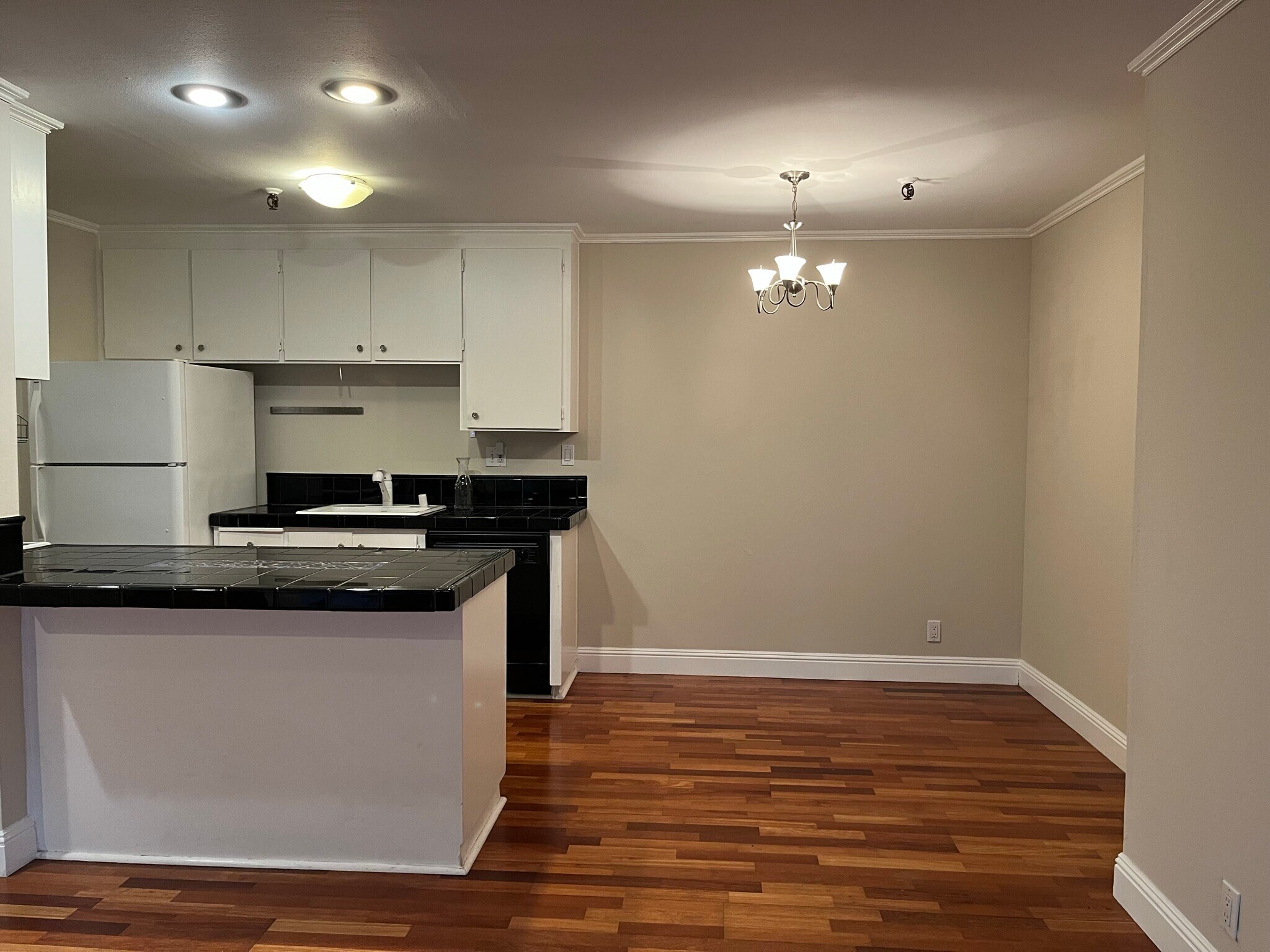 Kitchen and dining - 325 Lenox Ave
