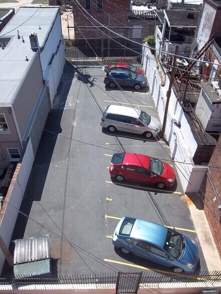 Building Photo - 510 S Ann St