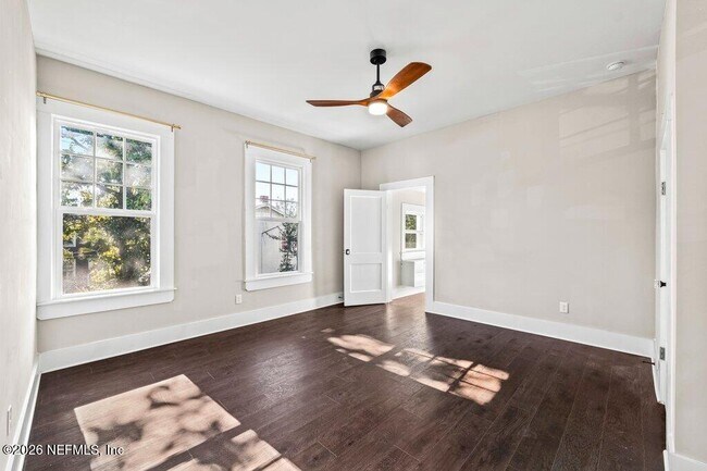 Building Photo - 2843 Oak St