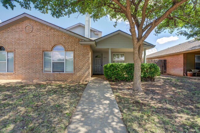 Building Photo - 3/2/2 plus a large basement on a Cul-de-Sac!