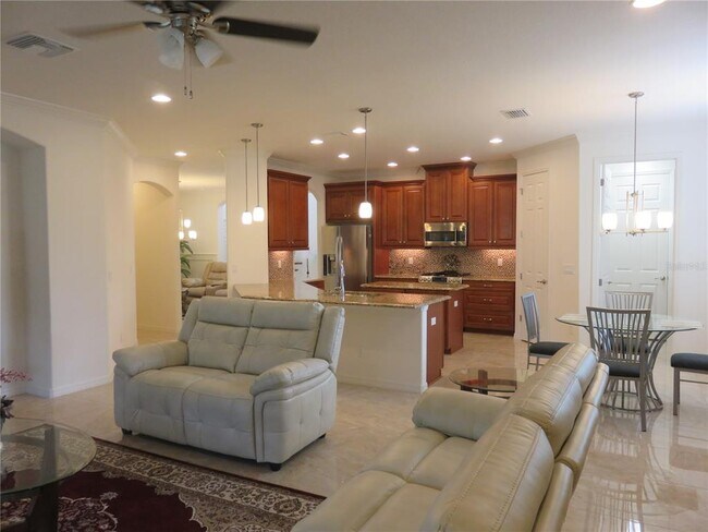 Building Photo - 8811 Citrus Palm Dr