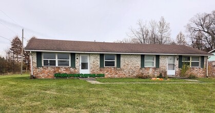 Building Photo - New Listing in Fort Wayne
