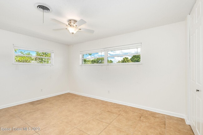 Building Photo - 250 Carib Dr