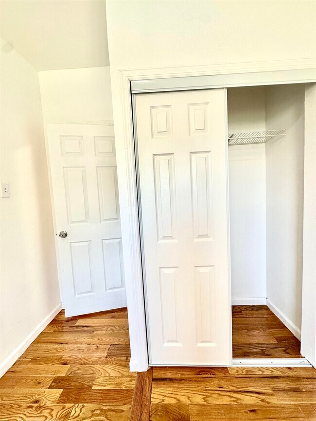 Building Photo - 245 Duncan Ave